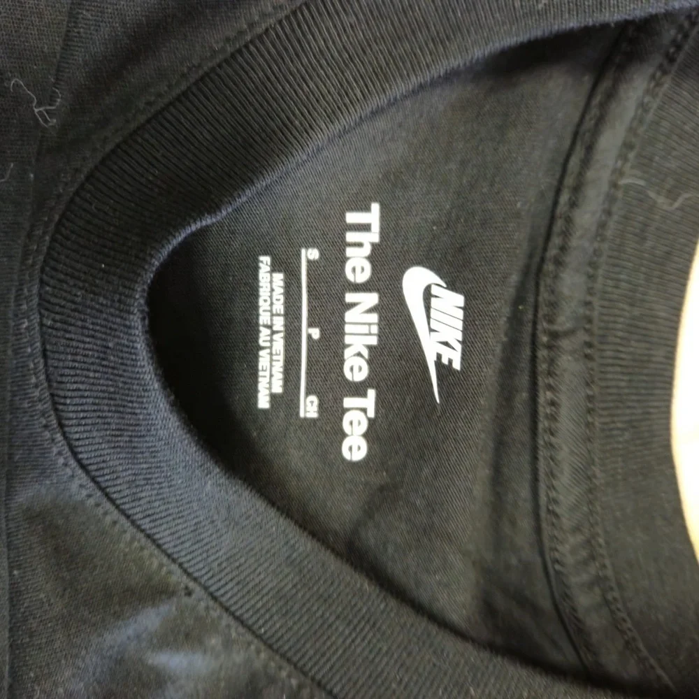 NIKE Sportwear Club Mens Tee Sz various - Picture 5 of 6